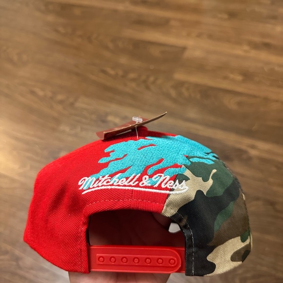 Vancouver Grizzlies Splash Camo Snapback - BRAND NEW Mitchell & Ness DeadStock - Picture 4 of 9